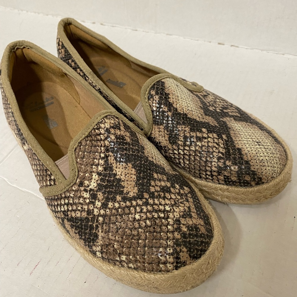 Clarks Women’s Size 8 Slip on Espadrille comfort shoe